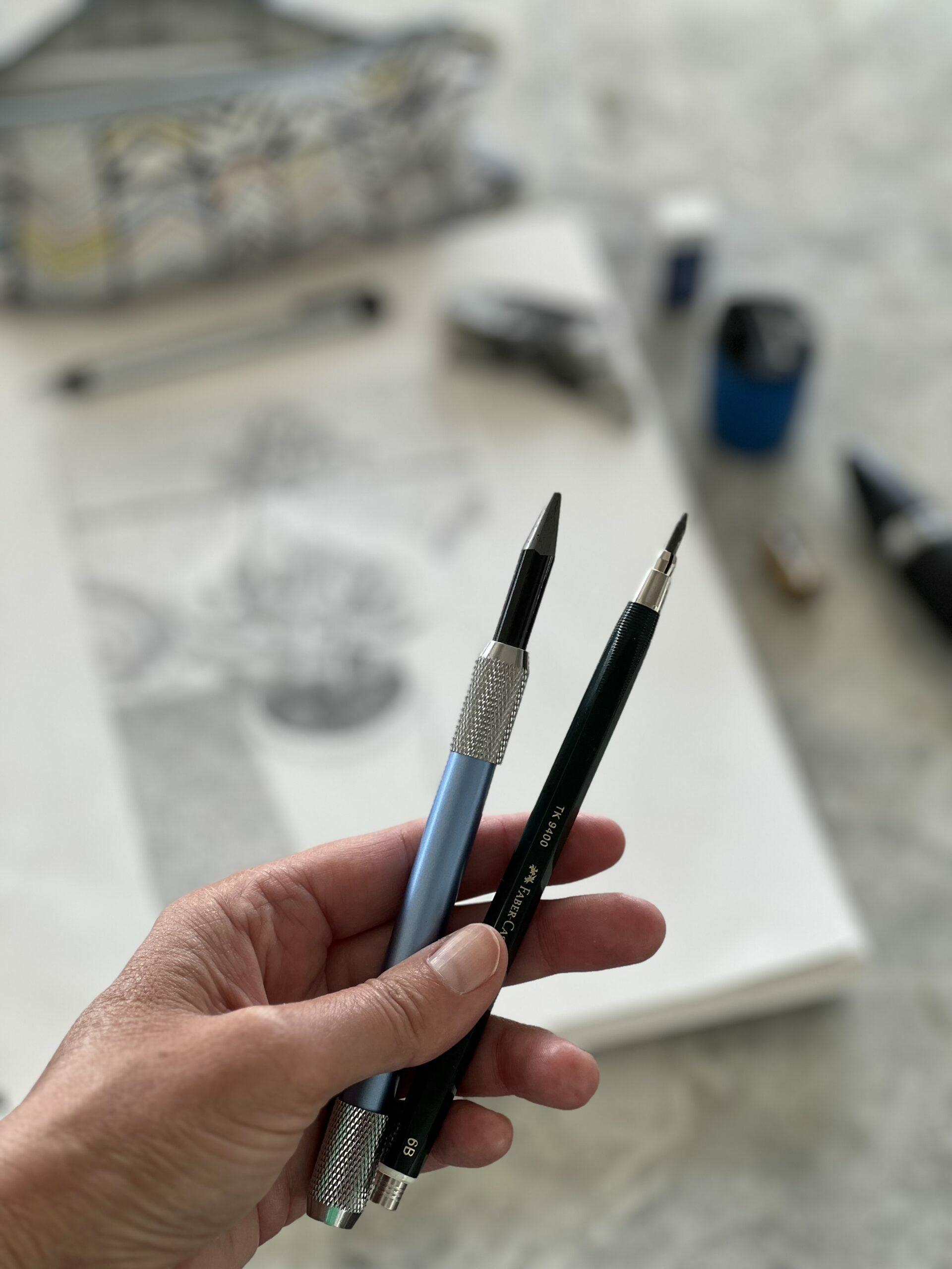 A pencil extender and e woodless graphite lead holder